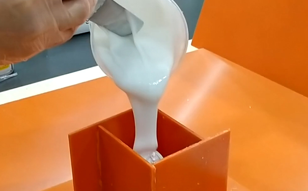 模具硅橡膠灌模時間是什么？