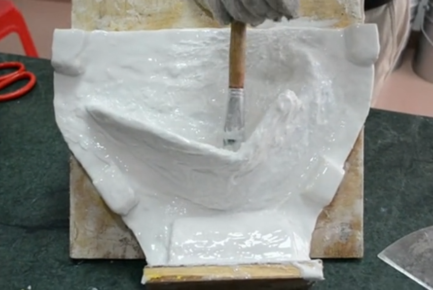 模具硅膠操作方法有幾種？